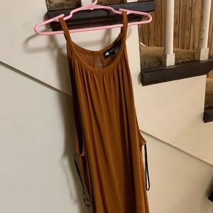 Long sleeveless dress